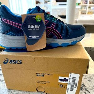 ASICS Gel Venture 7 size 9 (peacoat/hot pink) NWT